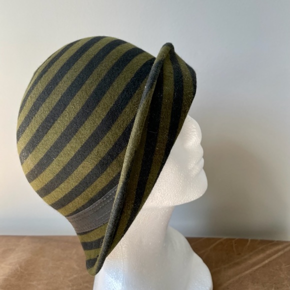 Custom Lilliput hat in olivine and black, striped wool felt cloche hat. BARGAIN! - Picture 5 of 7